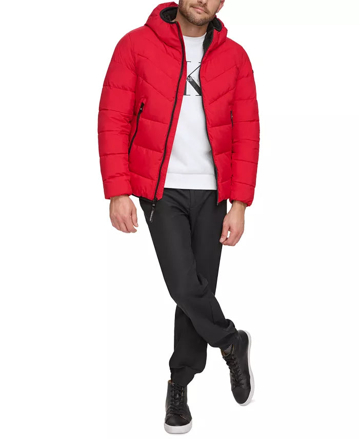 Calvin Klein Chaqueta elástica Chevron para hombre con capucha forrada con sherpa Rojo / OFERTA ESPECIAL